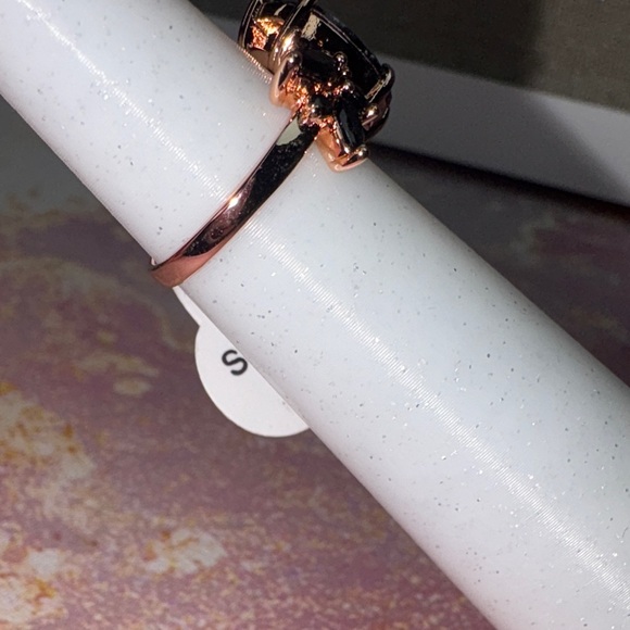 Elegant Black Ice Crystal Gemstone Ring on Rose Gold Plating - Picture 4 of 5